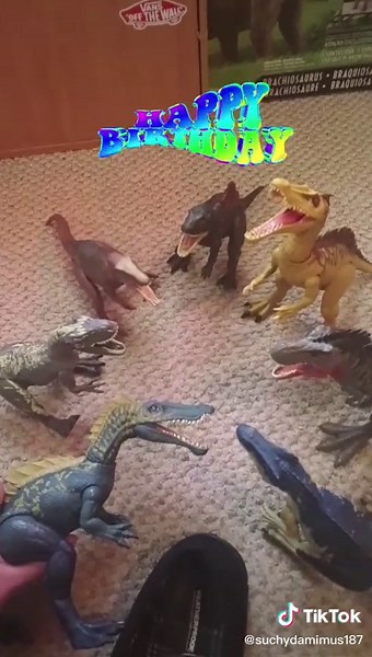 Dinosaur Birthday Song for Kids | Happy Dinosaurs Special