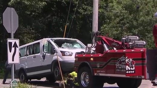 13 people injured in van crash in Hanover