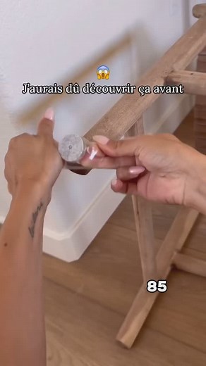 Commente «SOL» et je t’envoie le lien 📩 ou retrouve le lien dans ma bio 🔗 Marre des chaises qui grincent et qui abîment votre sol ? J’ai trouvé LA solution ! Fini les rayures et le bruit des chaises qui grincent ! Ces protections en silicone transparent avec patins en feutre s’adaptent parfaitement à vos pieds de chaise pour un glissement tout en douceur. ✔️ Installation facile ✔️ Discrétion assurée ✔️ Protection efficace du sol #amazonfinds #amazonfr #amazonmusthaves #maison #astucemaison #ma