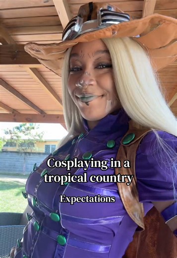 Cosplaying in 33 Degrees: Expectations vs. Reality