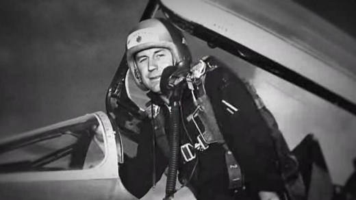 Chuck Yeager, first pilot to break the sound barrier, dies at 97
