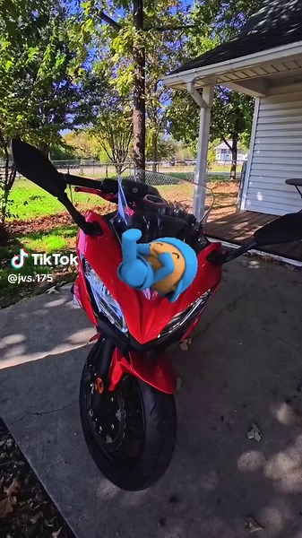 Exploring the Ninja 650 Motorcycle with Pocoyo