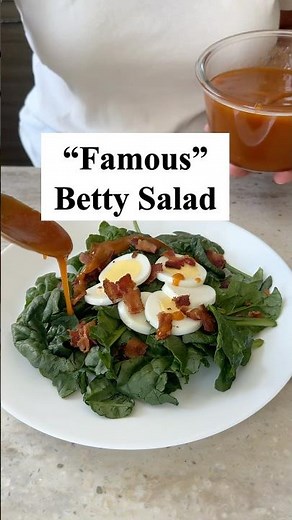 Spinach Egg & Bacon Salad for Spring! #spinach #salad #hardboiledeggs #saladdressing #tangy