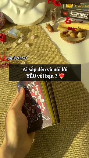 Discover Insights with Free Tarot Card Readings