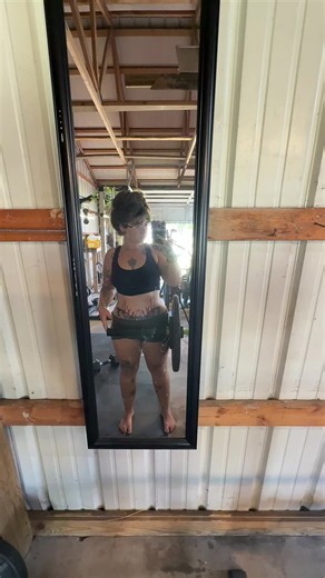 Workout going good, its hawter than hell in here lmao | workouts for women