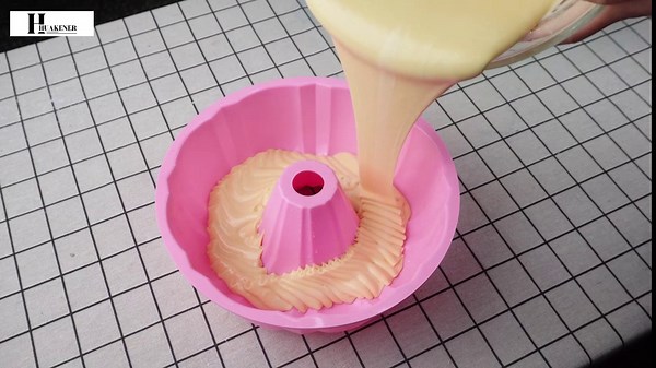 HUAKENER 10 Inch Fluted Cake Pan (2 Pack) - 12 Cups Nonstick Fluted Tube Pan, Large Size Silicone Baking Molds for Cake, Brownie, Cornbread