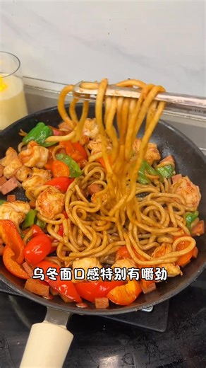 比路边摊还香的炒乌冬面🍜 简单快手又好吃～#减脂餐 #减脂食谱 | 我的小厨房 My Kitchenette