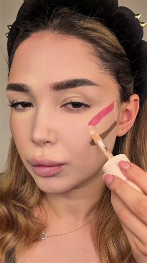 Face contouring tutorial #makeuphack #beautytiips #makeuptutorial #makeuptips #facecontouring