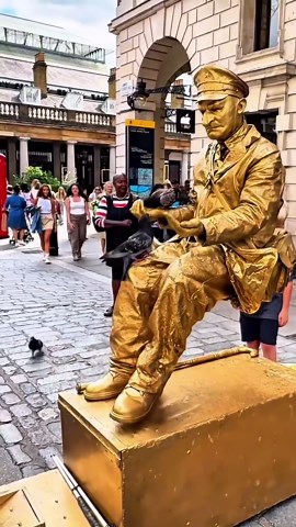 Even the pigeons believed I was a real statue. #livingstatue