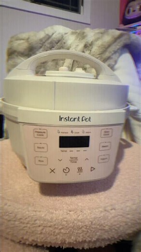 Instant Pot Mini and in Pink!!! #instantpot #cookingatwork #instantpotmini #easymeals