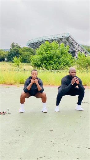 24K views · 335 reactions | Skipping rope 1min | Squats 1min | Burpees to push up 1 min | alternating lunges 1 min (20 seconds rest in between each exercise) …. FULL BODY WORKOUT PROGRAM | Blacksteel_Workouts | Facebook