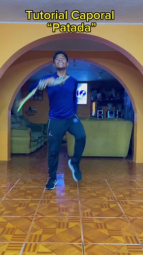 Tutorial de Patada Caporal: Aprende Baile Tradicional Boliviano