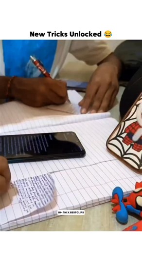 ¹ⁿˡʸ Bᴇsᴛ Cʟɪᴘs on Instagram: "तुम जानते हो? जापान अब "चलते कदमों" से बिजली बना रहा है! जापान में अब ऐसी पाइज़ोइलेक्ट्रिक (Piezoelectric) टाइलें लगाई जा रही हैं, जो तुम्हारे हर कदम से पैदा होने वाली ऊर्जा को बिजली में बदल देती हैं! जब लोग इन टाइलों पर चलते हैं, तो उनका वजन और हलचल टाइलों पर दबाव डालता है, जिससे टाइल हल्के से झुकती है और मैकेनिकल स्ट्रेस पैदा होता है। टाइल के अंदर मौजूद खास पदार्थ इस दबाव को इलेक्ट्रिक चार्ज में बदल देते हैं। हर कदम से थोड़ी-थोड़ी बिजली बनती है, लेकिन जब लाखों लो