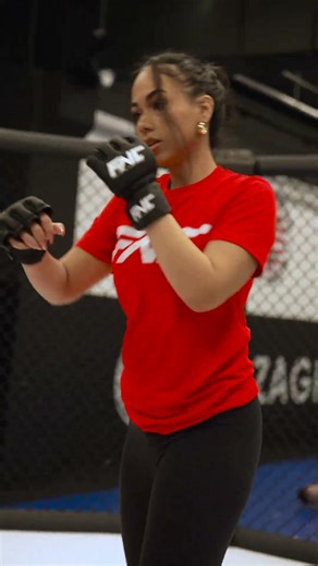 Our cage girls went through a training session with @pisaric_ and @kagirovakhmed_70.