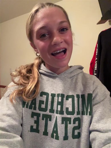 clairisbest (@clairisbest)’s videos with Tennessee Orange - Victoria