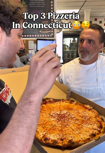Top 3 PIZZA IN CT??🤤🤤🤤 Pizza Review 332: Carmines, Durham CT. @carminespizzact #pizza #pizzareview #foodreview #tastetest #munchermatt