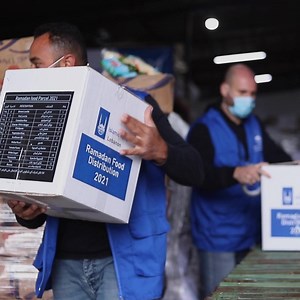 We are working hard to provide life-saving meals to those that need them the most. Let them know they are not forgotten this holy month. Donate during these last 10 nights of Ramadan to maximise on rewards. | Islamic Relief UK