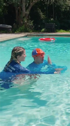 Learning The Basics of Swimming #Short | Blippi
