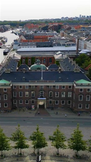 31 reactions |  How does art philanthropy fit in today’s changing...