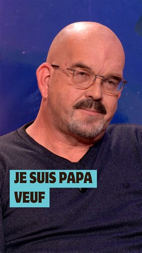 La Maison des Maternelles on Instagram: "Frédéric est devenu papa solo après le décès de sa femme. Il nous raconte comment, en dépit de ce drame, il a trouvé la force d’avancer avec ses deux jeunes enfants, Ferdinand et Zélie, qui avaient 7 et 5 ans au moment où ils ont perdu leur maman, Anne. Extrait du témoignage "Papa veuf, j’ai fait équipe avec mes enfants !" disponible sur France.tv, lien dans la bio ! #papaveuf #veuf #lesmaternelles"