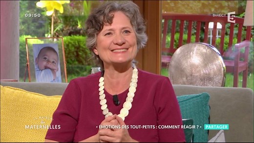 Comment réagir face aux émotions de nos enfants ? Réponse avec Isabelle FILLIOZAT grande spécialiste de la parentalité positive. (Re)voir en intégralité ➡ https://goo.gl/kQDeCv 📌 BONUS : Nos émissions avec Isabelle Filliozat 😣 Que faire quand Il dit "non" sur tous les tons ? https://goo.gl/zp39to 📲 Facebook Live "La parentalité positive" https://goo.gl/QR6hG5 ❌ Comment éduquer sans fessée ? https://goo.gl/HwaMEu | La maison des maternelles