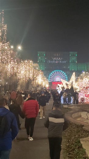 BUCHAREST Christmas Time ROMANIA Bucuresti Spre Piata de Craciun din Piata Constitutiei