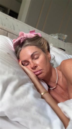 Andreea Banica on Instagram: "Intotdeauna se gaseste ceva sau cineva sa imi strice somnul 🫣🤦🏽‍♀️"