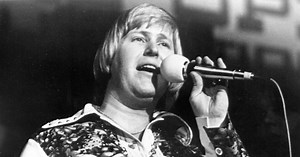 Country singer dies aged 74 as tributes pour in for star