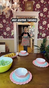 3.2K views · 412 reactions | Tuesday dinner deserves the Pyrex dish too #pyrex #vintage #pyrexlove #pyrexcollector #vtg | 2KewlVintage13 | Facebook