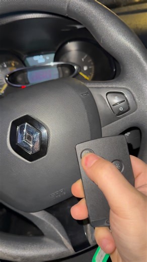 Programmation clé de voiture perte totale Renault Clio 👌👌👌🔑🔑 | Servix Carrefour Bourges