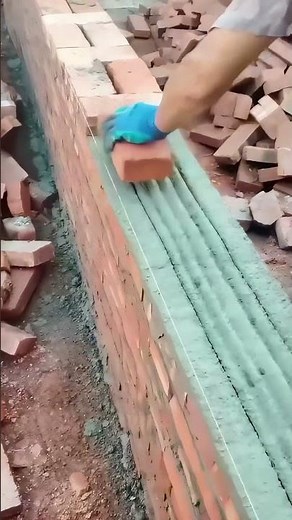 How to Efficiently Apply Cement Mortar When Building Brick Walls? Watch the Worker Use a Trowel!