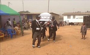 Vídeo negros del ataúd | El origen del meme del baile en el entierro que se ha hecho viral esta cuarentena | Ideal