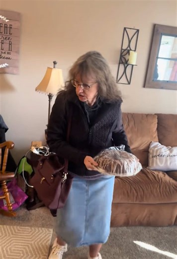 Professional jump scare.🤣 #scarecam #scareprank #fyp #scarepranks #lol #funny #haha #funnyprank #trynottolaugh #funnyvideos #tiktok #foryou