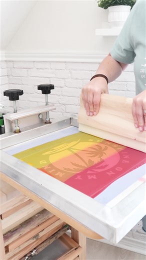Jennifer Sanderson | DIY Crafts • Screen Printing | Have you tried blending colors on one screen? It's a really easy way for new screen printers to add color without needed extra screens. | Instagram