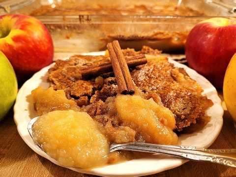 Applesauce Spice Dump Cake Recipe 🍎🍏|🥣🍰 Old-Fashioned 3-Ingredient Dessert For Fall 🦃🍂🍁