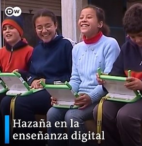 10K views · 417 reactions | Uruguay destaca en educación digital tras años de inversión Para millones de niños de todo el mundo, la pandemia ha supuesto la pérdida de un año escolar, pero en Uruguay los niños han conseguido seguir aprendiendo sin interrupción. ¿Cómo logró Uruguay cambiar tan rápidamente a la enseñanza digital y continuar el programa de estudios sin dejar atrás a los niños más pobres? | DW Español | Facebook