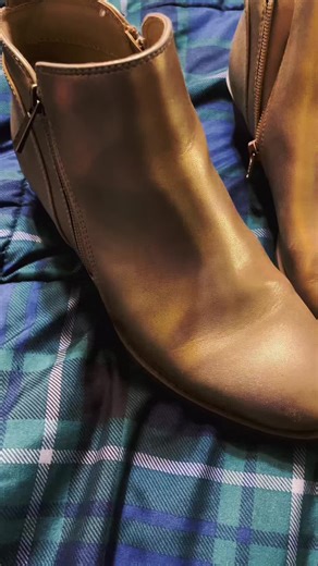 The cutest zip up heel booties you’ll ever see. #zipupbooties #heelbooties #shoes #holidayoutfit #blackfriday