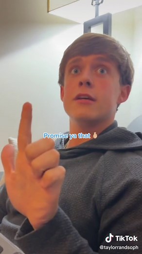 I CAN’T WITH HIM😫 #taylorandsoph #couple #relationship #girlfriend #boyfriend #funny #sweet #prank