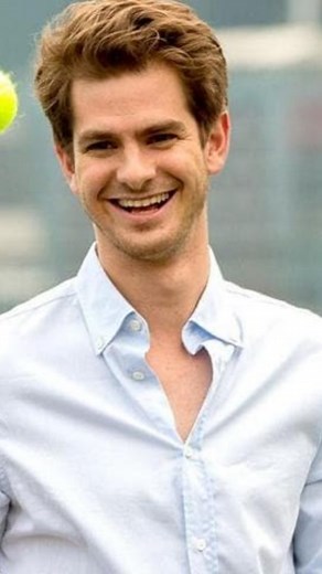 @_.ice.zone.184._ on Instagram: "Andrew Garfield 🤩 and Jamie Fox playing cricket 🏏 Spiderman and electro⚡#andrewgarfield #jamiefoxx #spiderman #eletro #cricket"
