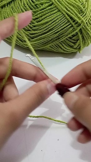How to Crochet a Leaf: Step-by-Step Tutorial