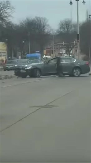 CAUGHT ON CAMERA: Police say a stolen car victim confronted the suspected thief in the middle of a Milwaukee street. Here's what we know--> https://www.wisn.com/article/watch-stolen-car-victim-confronts-thief-in-middle-of-milwaukee-street-police-say/70597545 | WISN 12 NEWS
