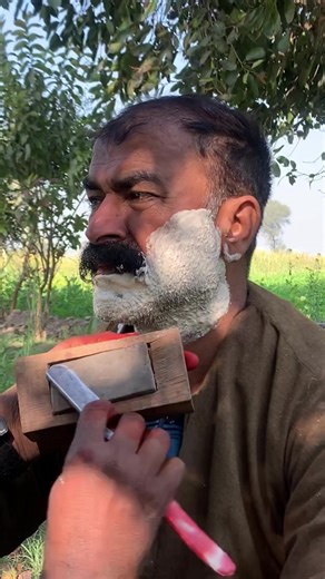 ASMR Barber Shaving Experience: Relaxation Techniques