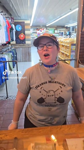 Fudge Yeah! Come get your first fudge packing of 2025! #uranusmo #fudge #tasty