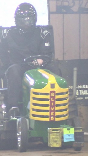 Cranked Up Olly Oliver Super 88 Garden Tractor #oliver #gardentractor #tractorpull | Pulling with Garden Tractors