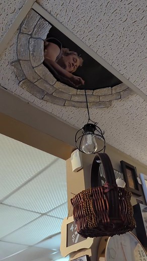 Silence of the Lambs Lotion Scene - Buffalo Bill Thrift Quote