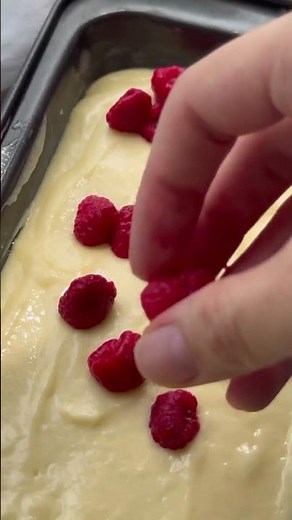 Fluffy and Soft Raspberry Cake: Easy Recipe for Beginners