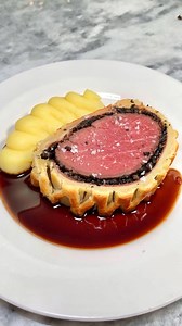 1.3M views · 14K reactions | Beef Wellington! Follow Chef Genevieve LaMonaca for 40 holiday recipes ✨This Beef Wellington is the ultimate showstopper for your holiday table with buttery, flaky pastry and perfectly cooked tenderloin wrapped in savory mushroom duxelles and prosciutto. Full recipe on my blog. #holidayrecipes #ChristmasDinner #BeefWellington #ChristmasRecipes | Chef Genevieve LaMonaca | Facebook