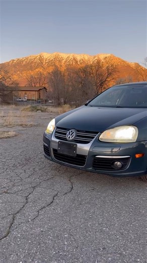 2006 Volkswagen Jetta value 5-speed manual gray 206K miles ￼