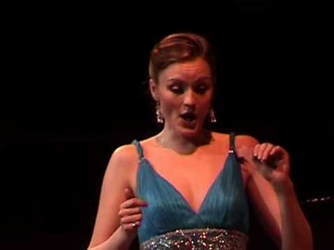 VICTORIA JOYCE - Poor Wand'ring One - The Pirates of Penzance (G&S)