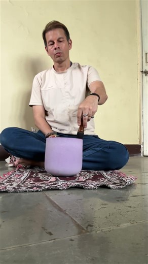 “Let the frequency fix what your mind cannot.”#soundhealingbowl#soundhealingmeditation